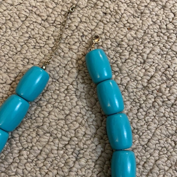 Chunky Blue Necklace with adjustable clasp at neckline. Fun Accessory piece - Picture 7 of 11
